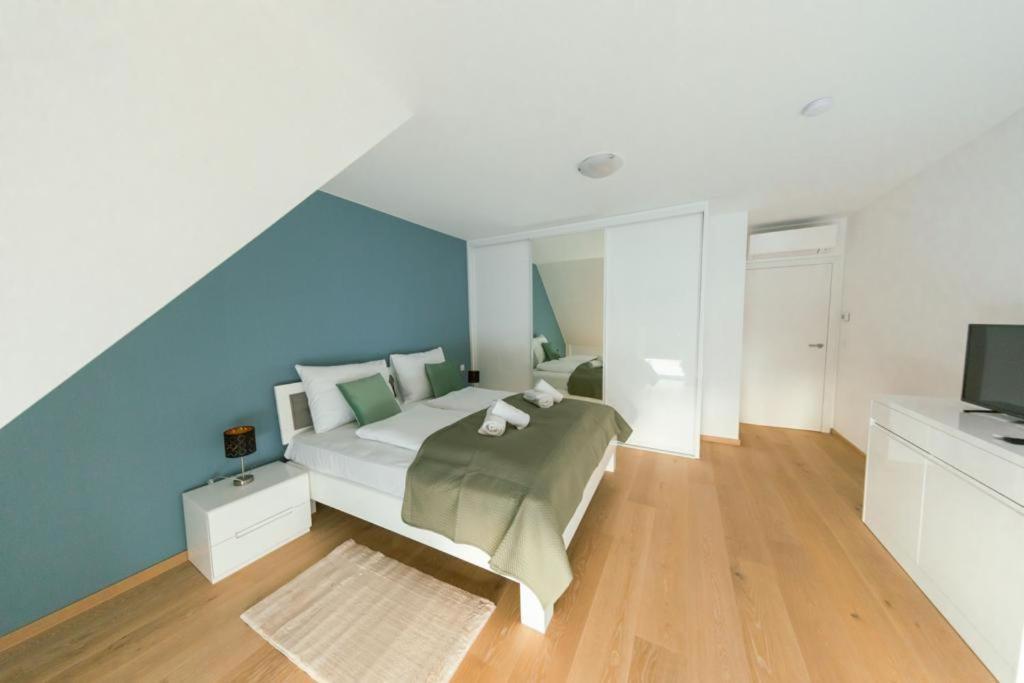 New Design Penthouse And Apartamento